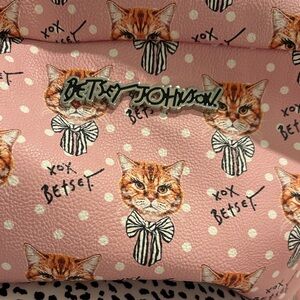 Betsey Johnson XOX Fluffy Cat Pink Wristlet Cosmetic Bag Clutch EUC
